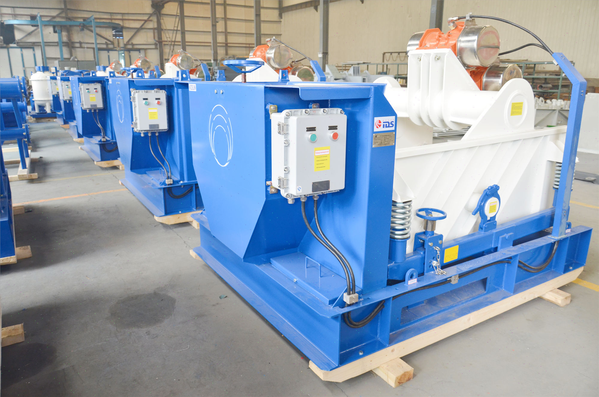 泥漿不落地在鉆井固控和鉆井廢棄物處理是關鍵的設備和系統